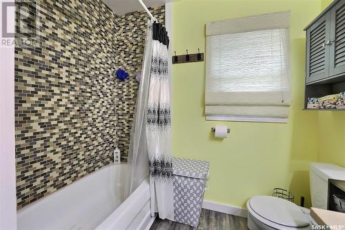 2322 Mackay Street, Regina, SK - Indoor Photo Showing Bathroom