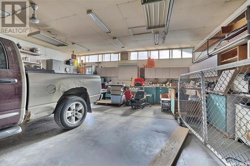 2322 Mackay Street, Regina, SK - Indoor Photo Showing Garage