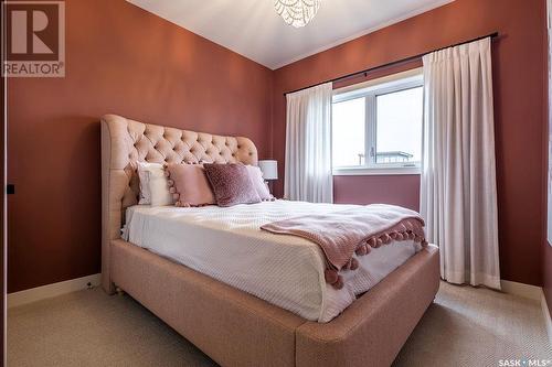 501 Greenbryre Bend, Greenbryre, SK - Indoor Photo Showing Bedroom