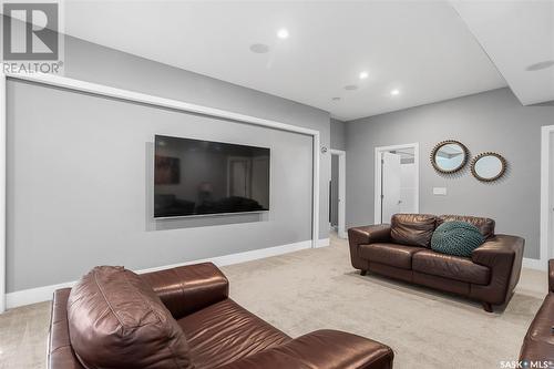 506 Gillies Cove, Saskatoon, SK - Indoor Photo Showing Living Room