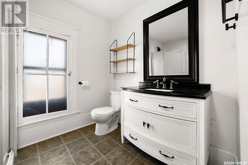 2329 Montreal Street, Regina, SK - Indoor Photo Showing Bathroom