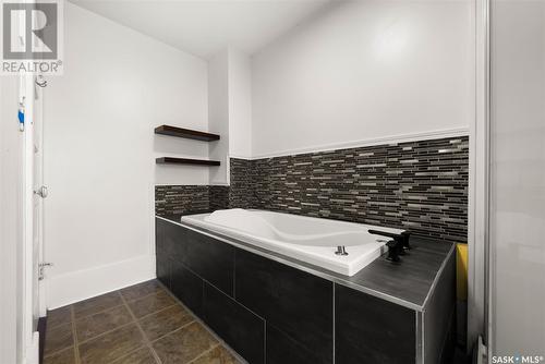 2329 Montreal Street, Regina, SK - Indoor Photo Showing Bathroom