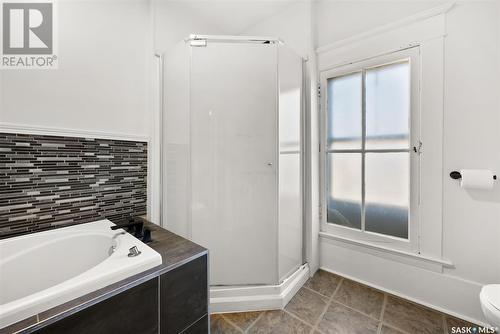 2329 Montreal Street, Regina, SK - Indoor Photo Showing Bathroom