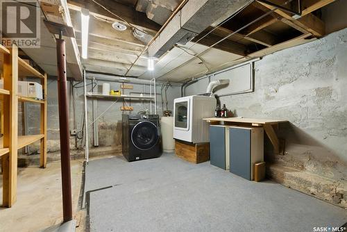 2329 Montreal Street, Regina, SK - Indoor Photo Showing Laundry Room