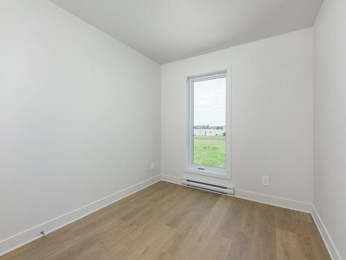 Overall view - 301-107 Rue Masson, Salaberry-De-Valleyfield, QC - Indoor Photo Showing Other Room