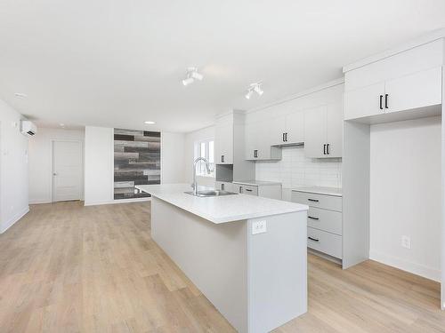 Overall view - 301-107 Rue Masson, Salaberry-De-Valleyfield, QC - Indoor Photo Showing Kitchen