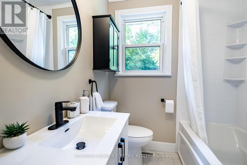 422 Bellevue Street, Peterborough (Northcrest), ON - Indoor Photo Showing Bathroom