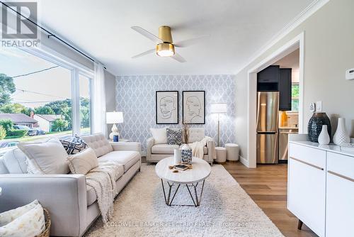 422 Bellevue Street, Peterborough (Northcrest), ON - Indoor Photo Showing Living Room