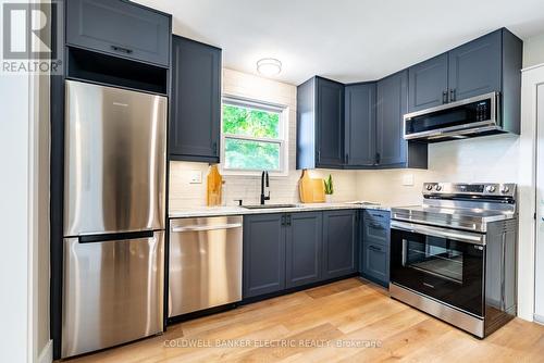 422 Bellevue Street, Peterborough (Northcrest), ON - Indoor Photo Showing Kitchen With Stainless Steel Kitchen With Upgraded Kitchen