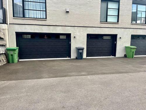 Garage - 7-303 Rue De L'Aigle, Carignan, QC - Outdoor