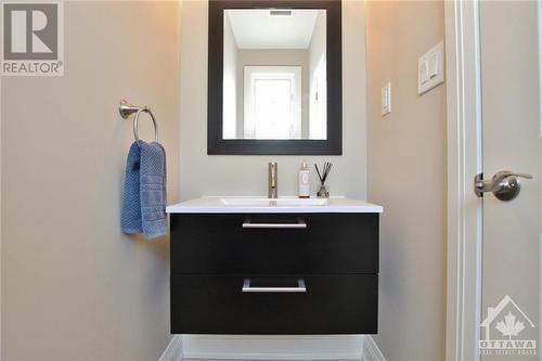 Main Floor - Powder Room (2pc) - 1326 Kingston Avenue, Ottawa, ON - Indoor Photo Showing Bathroom