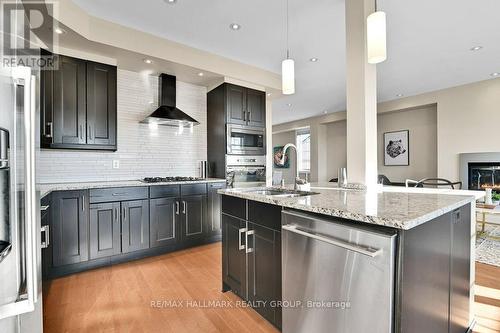 1326 Kingston Avenue, Ottawa, ON - Indoor Photo Showing Kitchen With Upgraded Kitchen