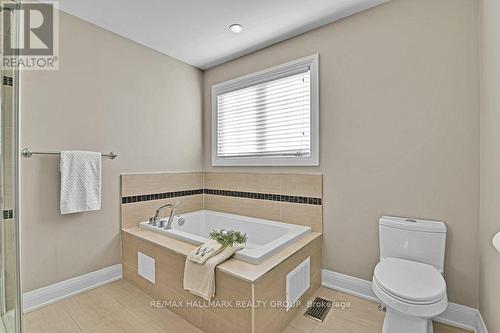 1326 Kingston Avenue, Ottawa, ON - Indoor Photo Showing Bathroom