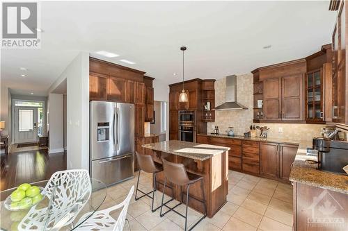 10 Grenwich Circle, Ottawa, ON - Indoor Photo Showing Kitchen With Upgraded Kitchen