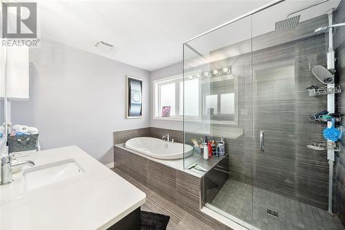 765 Remington Court, Sarnia, ON - Indoor Photo Showing Bathroom