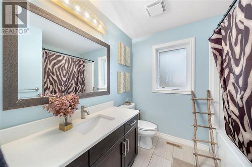 765 Remington Court, Sarnia, ON - Indoor Photo Showing Bathroom