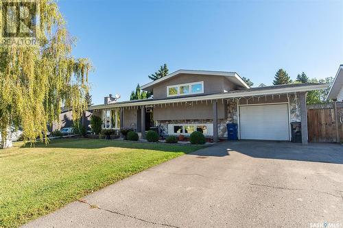 310 8Th Street E, Wynyard, SK - Outdoor With Facade