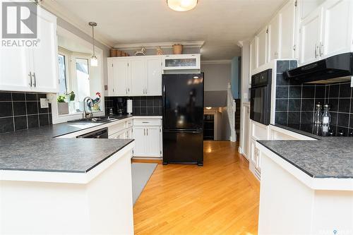 310 8Th Street E, Wynyard, SK - Indoor Photo Showing Kitchen