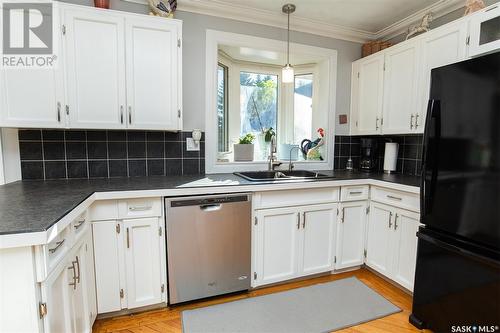 310 8Th Street E, Wynyard, SK - Indoor Photo Showing Kitchen With Double Sink