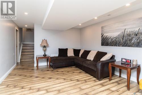 310 8Th Street E, Wynyard, SK - Indoor Photo Showing Living Room