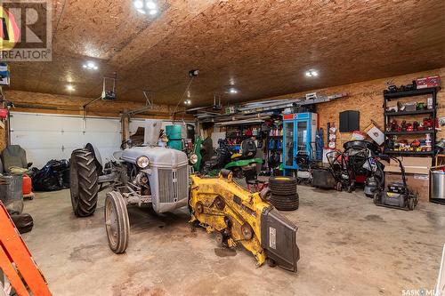 310 8Th Street E, Wynyard, SK - Indoor Photo Showing Garage