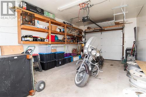 310 8Th Street E, Wynyard, SK - Indoor Photo Showing Garage