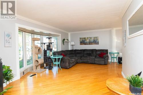 310 8Th Street E, Wynyard, SK - Indoor Photo Showing Living Room