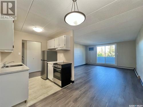 225 65 Westfield Drive, Regina, SK - Indoor Photo Showing Kitchen