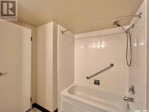 225 65 Westfield Drive, Regina, SK - Indoor Photo Showing Bathroom