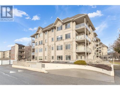 1007 Harvey Avenue Unit# 204, Kelowna, BC - Outdoor With Balcony With Facade