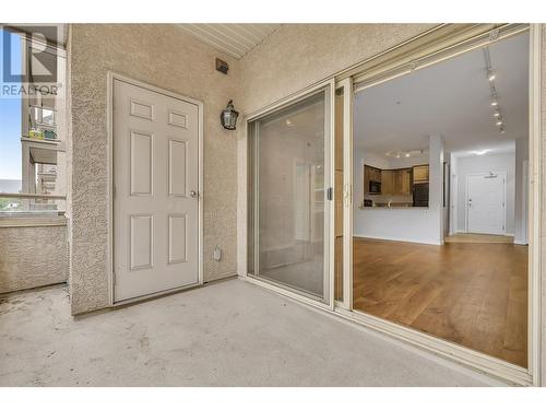 1007 Harvey Avenue Unit# 204, Kelowna, BC - Outdoor With Exterior