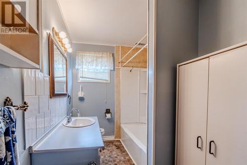 43 Cedar Drive, St. John'S, NL - Indoor Photo Showing Bathroom