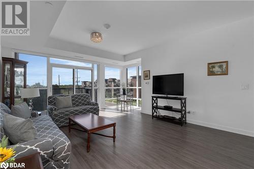 681 Yonge Street Unit# 311, Barrie, ON - Indoor Photo Showing Living Room