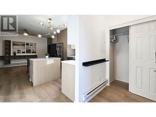 505 Francis Avenue Unit# 4, Kelowna, BC - Indoor Photo Showing Kitchen