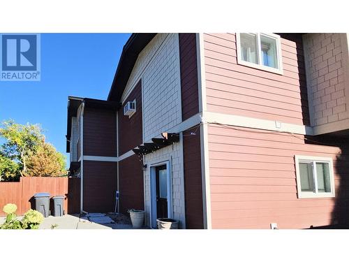 505 Francis Avenue Unit# 4, Kelowna, BC - Outdoor With Exterior