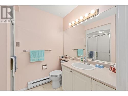 3283 Casorso Road Unit# 303, Kelowna, BC - Indoor Photo Showing Bathroom