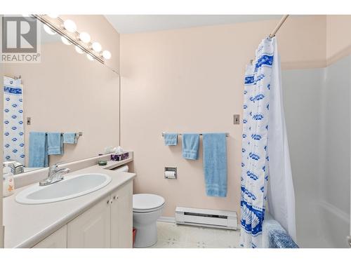 3283 Casorso Road Unit# 303, Kelowna, BC - Indoor Photo Showing Bathroom