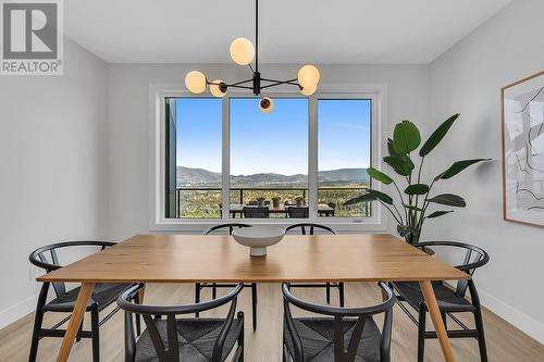 1096 Collinson Court, Kelowna, BC - Indoor Photo Showing Dining Room