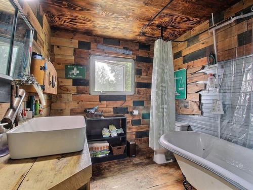 Bathroom - 922 Rg Cyr, Senneterre - Paroisse, QC - Indoor Photo Showing Bathroom