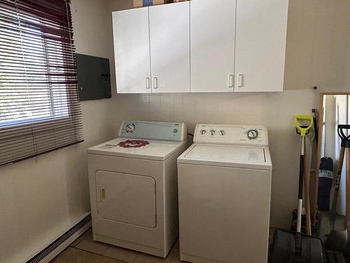 Chambre Ã Â coucher - 1037 Rue Boileau, Rivière-Rouge, QC - Indoor Photo Showing Laundry Room