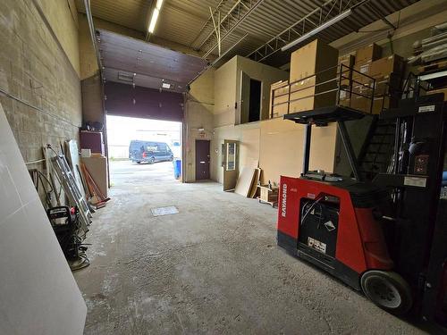 Shipping (door/dock) - 1481 Rue Cunard, Laval (Chomedey), QC - Indoor Photo Showing Garage