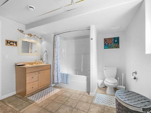 47-1575 Springhill Drive, Kamloops, BC - Indoor Photo Showing Bathroom