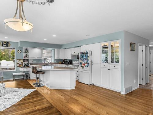 47-1575 Springhill Drive, Kamloops, BC - Indoor Photo Showing Kitchen