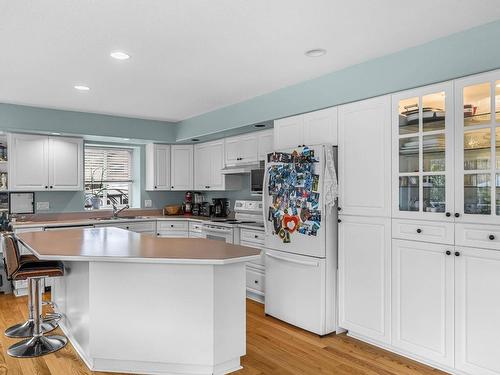 47-1575 Springhill Drive, Kamloops, BC - Indoor Photo Showing Kitchen