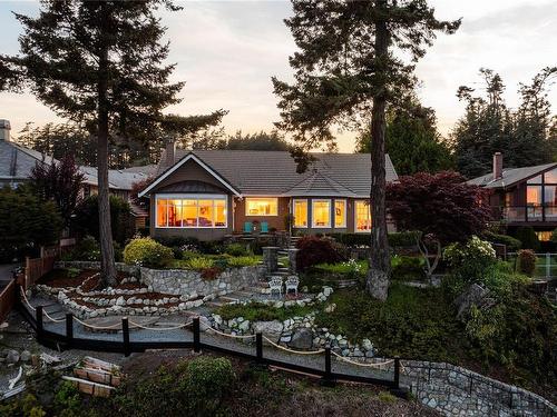 2555 Newman Rd, Central Saanich, BC 