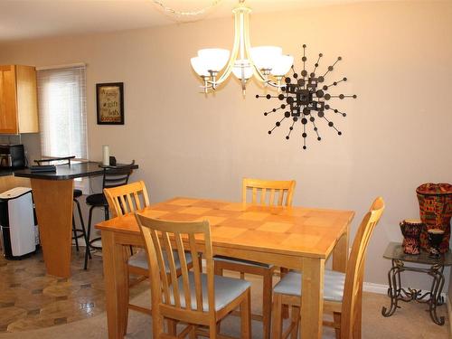 733 Ernestine Avenue, Thunder Bay, ON - Indoor Photo Showing Dining Room