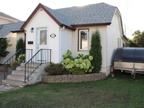 733 Ernestine Avenue, Thunder Bay, ON - Outdoor