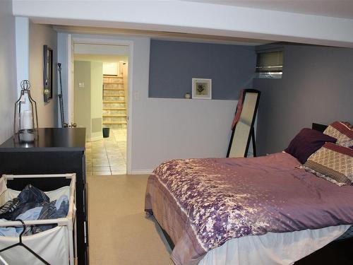 733 Ernestine Avenue, Thunder Bay, ON - Indoor Photo Showing Bedroom