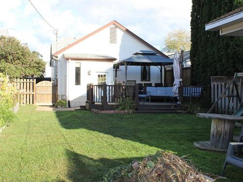 733 Ernestine Avenue, Thunder Bay, ON - Outdoor With Deck Patio Veranda