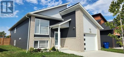 150 Moonstone Crescent, Chatham, ON - Outdoor With Facade